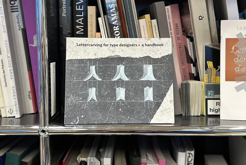 Cover of Lettercarving for type designers in the ANRT library